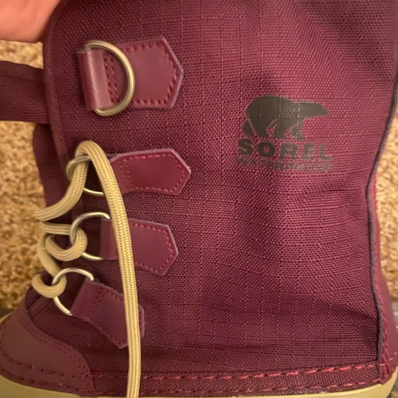 Sorel Women’s Winter Boot- Great/ Excellent used condition. - Picture 7 of 9